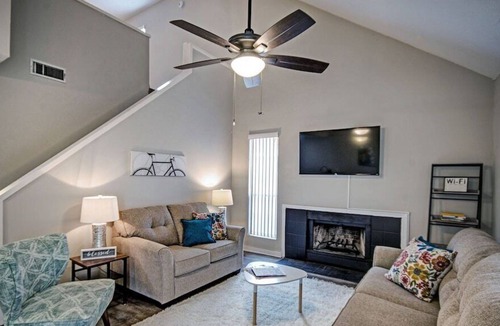 Ridgeland House | Three Bedroom House Getaway by the Reservoir