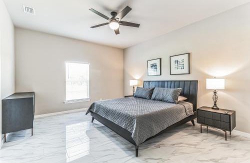 Westminister Apartment | Three-Bedroom House