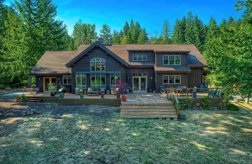 Stevenson House | Three-Bedroom House