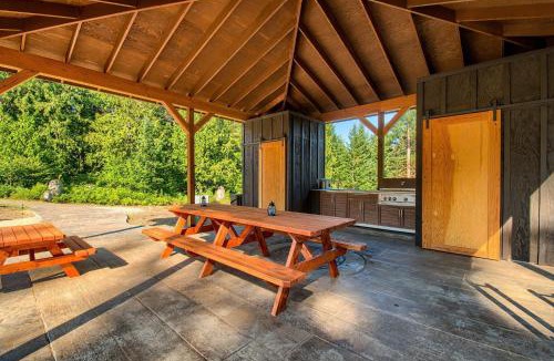 Stevenson House | Three-Bedroom House