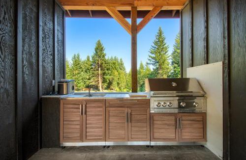 Stevenson House | Three-Bedroom House