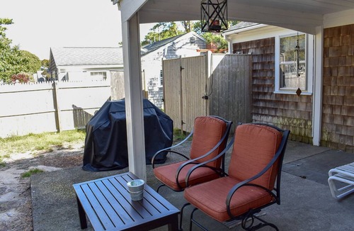 Dennis Port House | Three bedroom just .6 miles to Glendon Beach