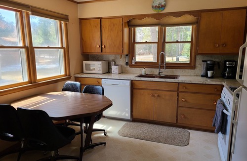 Tomahawk House | Three Bedroom Ranch on the Lake w/Firepit