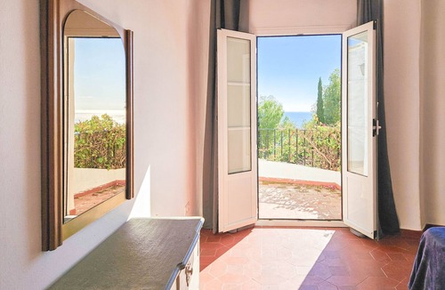 Marbella Ski Chalet | Three bedroom town house in Los Altos de Marbella