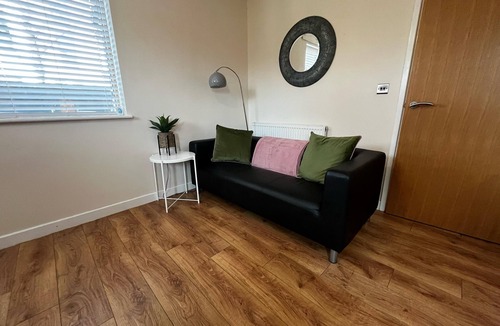 Telford Apartment | Three Bedroom Townhouse with Parking