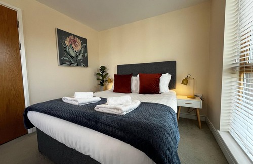 Telford Apartment | Three Bedroom Townhouse with Parking