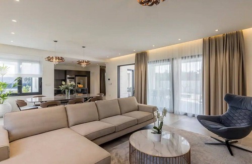 Kastel Novi Villa | Three Bedroom Villa with Pool
