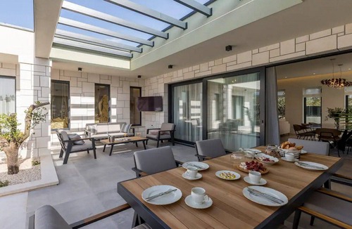 Kastel Novi Villa | Three Bedroom Villa with Pool
