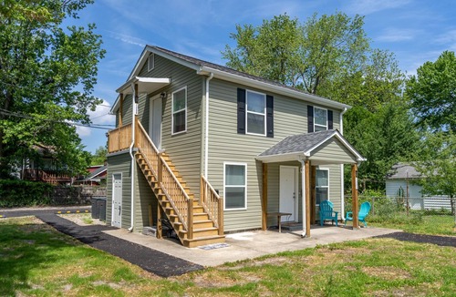 Buckroe Beach Apartment | Three blocks from the beach