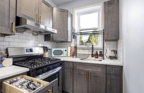 Lodi Apartment | Three BR in Lodi Pet Friendly w/Laundry & Parking