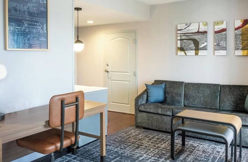 Canonsburg Hotel | Three Bright and Modern 1 King Studio Suite with Comfort and Easy Access