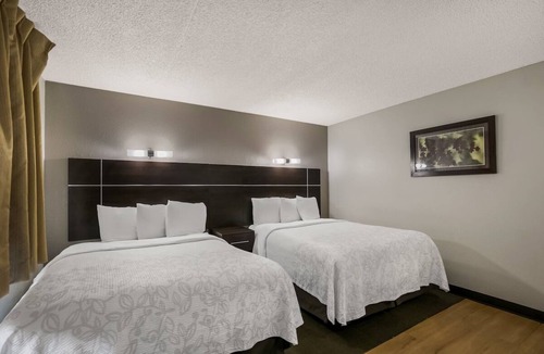 Ashley Oaks Hotel | Three Charming Rooms w/Complimentary Breakfast | Budget Wise Stay