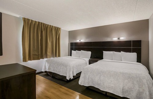 Ashley Oaks Hotel | Three Charming Rooms w/Complimentary Breakfast | Budget Wise Stay