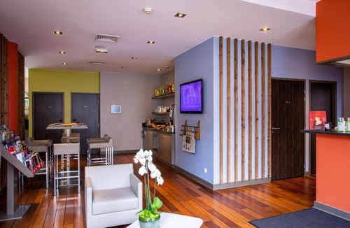 9th Arrondissement Hotel | Three Comfortable and Pet-friendly Rooms, Onsite Parking, Centrally Located!