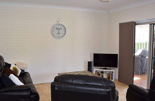 Hat Head Apartment | Three/Fifty Four Straight St Hat Head