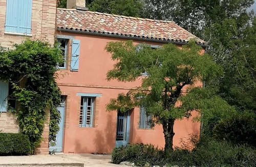 Beaumont-de-Lomagne Cottage | Three gîtes set in a large estate, around a 27° heated swimming pool.