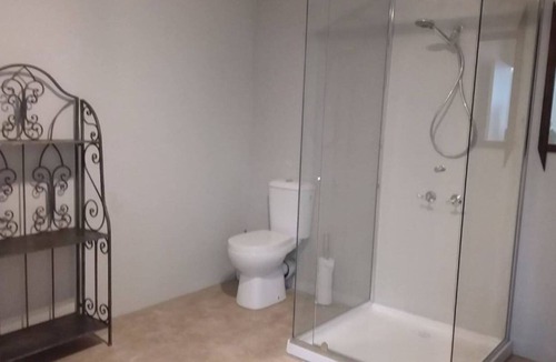 Woodend North Apartment | Three Horseshoes Studio open plan studio