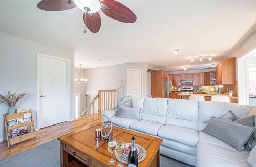 Saint Come Ski Chalet | Three Lakes Cottage | 4-Season Spa & BBQ | St-Côme | Private Lake | Fireplace
