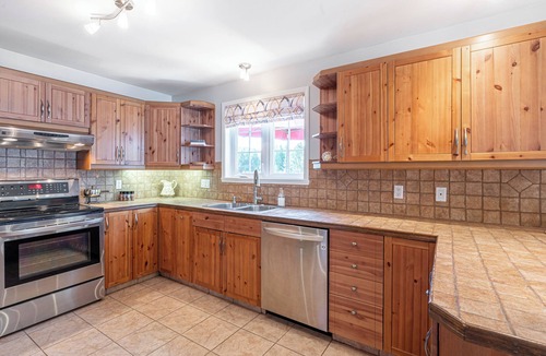 Saint Come Ski Chalet | Three Lakes Cottage | 4-Season Spa & BBQ | St-Côme | Private Lake | Fireplace
