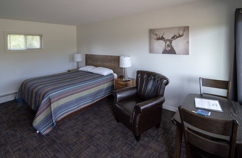 Michigamme Hotel | Three Lakes Motel