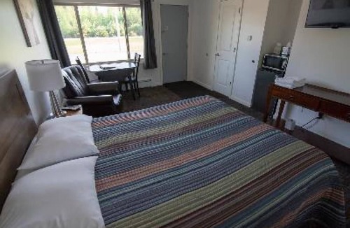 Michigamme Hotel | Three Lakes Motel