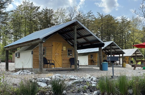 Jasonville Cottage | Three Lakeside Canvas Cottages group campsite at Parakeet Cove