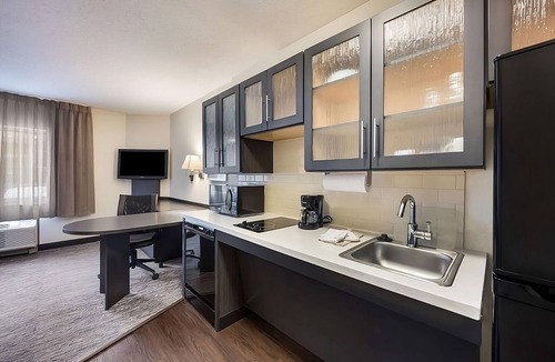 North Arlington Hotel | THREE Large Suites with Kitchens, Pet-friendly!