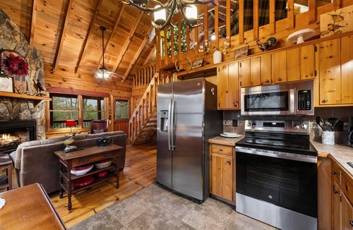 Hidden Lake Cabin | Three Loves Cabin - Mountain View | Hot Tub | Pet Friendly | Firepit