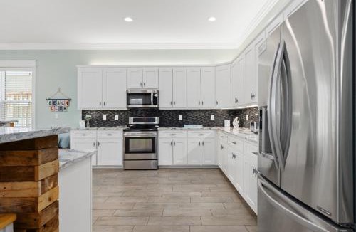 Kiska Beach House | Three Master Bedrooms! Easy Beach Access! Gulf Views