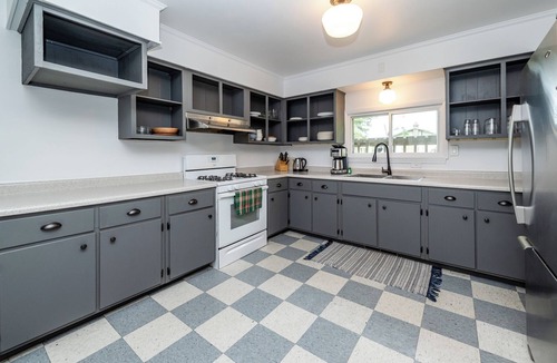 Three Oaks House | Three Oaks Home With Two Night Summer Min!