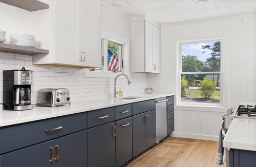 Empire House | Three Pines Hideaway