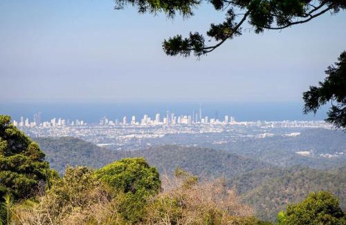 Mount Tamborine House | Three Pines Tiny Home Your Mountain Escape