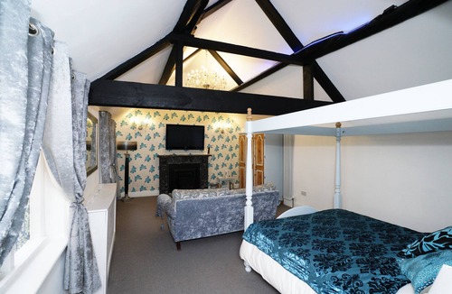 Burton on Trent Hotel | Three Queens Hotel