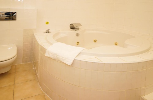 Burton on Trent Hotel | Three Queens Hotel