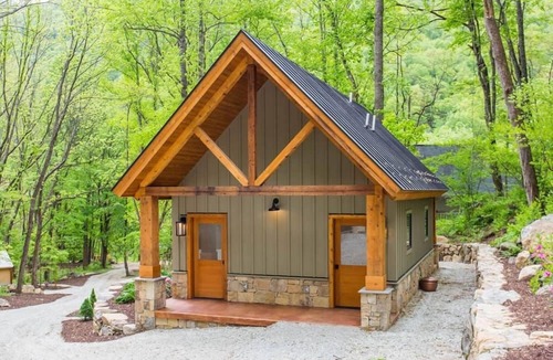 Roseland Cabin | Three Ridges - Luxury Glamping in VA