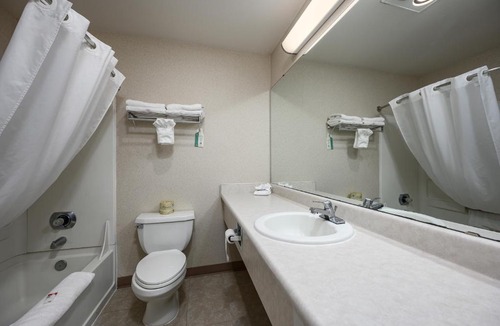 Sedro-Woolley Hotel | Three Rivers Inn Sedro Woolley