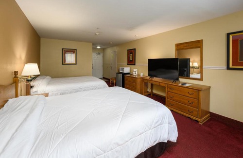 Sedro-Woolley Hotel | Three Rivers Inn Sedro Woolley