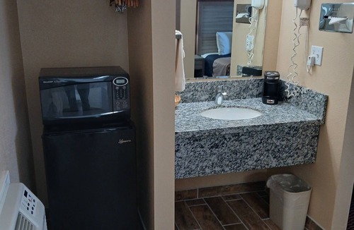 Biggs Junction Hotel | Three Rivers Inn