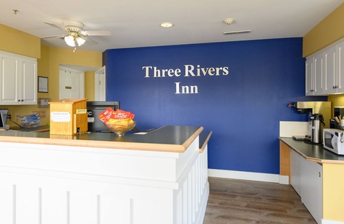 Sedro-Woolley Hotel | Three Rivers Inn