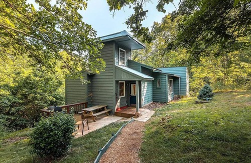 Steelville Cabin | Three Rivers Retreat in Steelville, MO. 2 Bedroom Cabin on 20 Acres