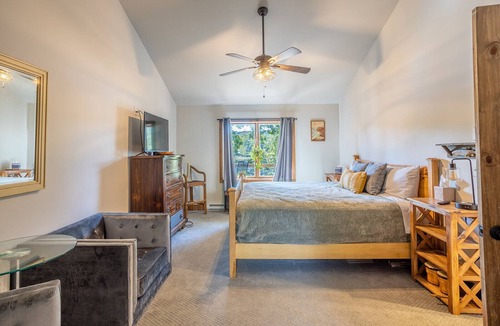 Montague Cabin | Three, Riverside, Cabins