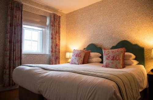 Usk Hotel | Three Salmons Hotel