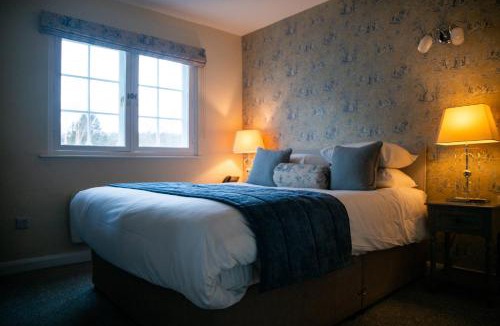 Usk Hotel | Three Salmons Hotel