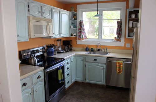 South Haven House | 'Three Sisters Cottage' - 4th House from Lake