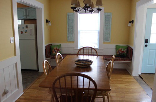 South Haven House | 'Three Sisters Cottage' - 4th House from Lake