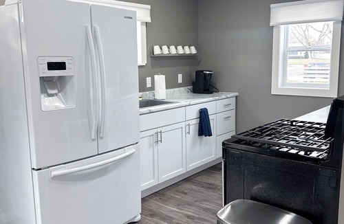 Elm Creek House | Three Sisters' Place