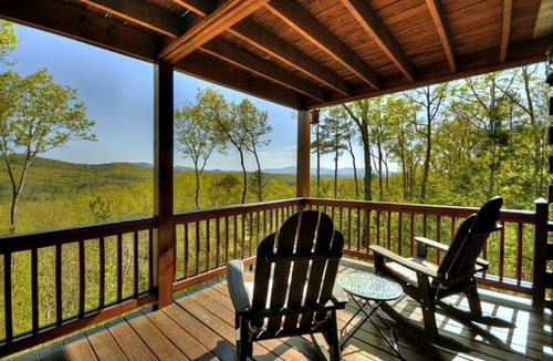 Morganton House | Three Spring Lodge - 180° Mountain Views · Hot Tub · 3 King Suites · Sleeps 8