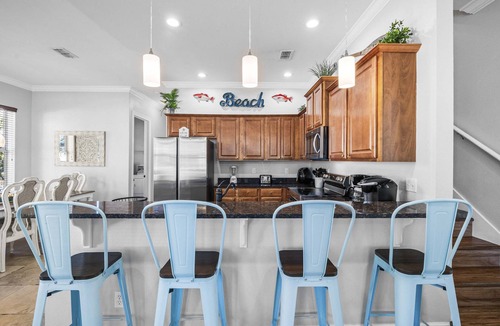 Villages of Crystal Beach House | Three-Story Home w/Washer/Dryer, Gas Grill, Central A/C, & Shared Pool, Hot Tub