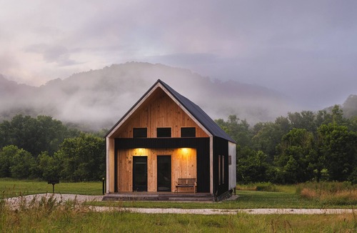 Stanton Cabin | Three Suns Cabins - Full Rental - 8 Cabins