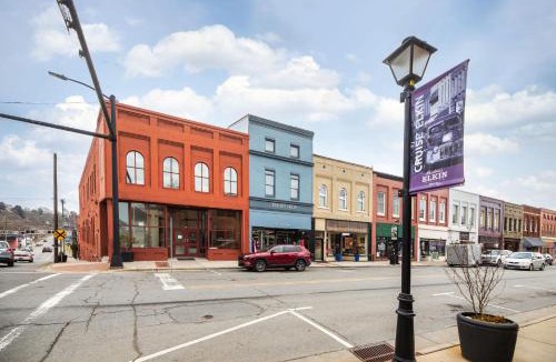 Jonesville Apartment | Three Trails Downtown Elkin